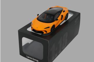 MCLAREN GTS ORANGE 2025 GT Spirit 1:18 Resinemodell (Türen, Motorhaube... nicht zu öffnen!)